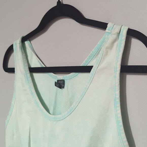Wild Fable Green Cropped Tank Top - Picture 2 of 5